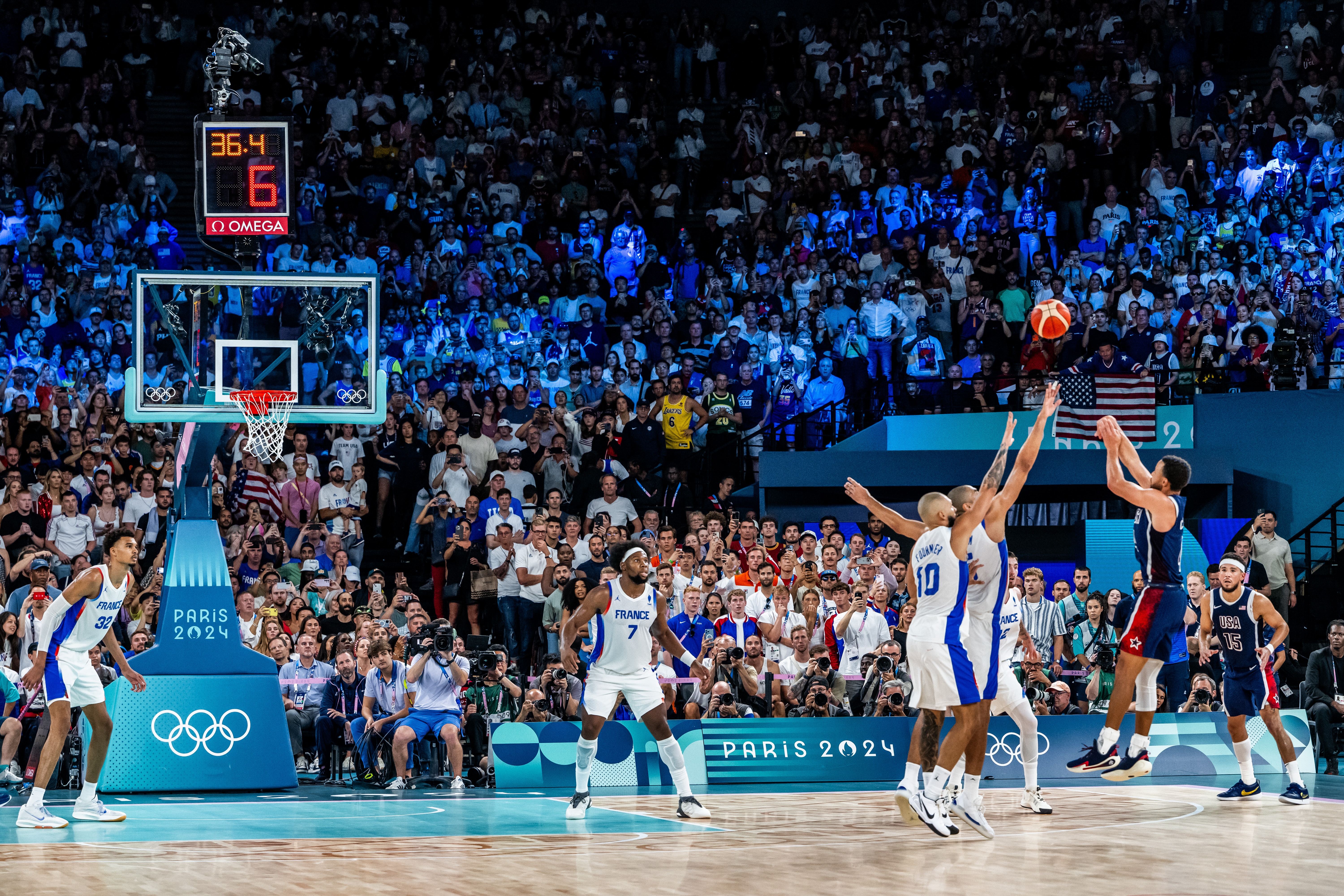 kaiyun-戈贝尔谈库里奥运金牌战表现：亲历这样的传奇时刻是一种荣幸