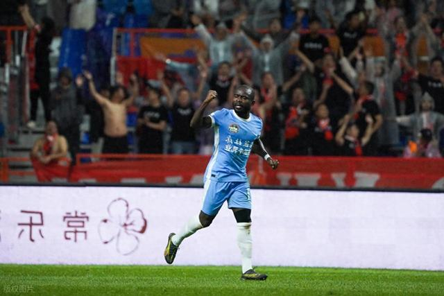 意外！阿奇姆彭刚从河南队离开，就转身加盟津门虎？于根伟乐开花|锋线|中超|英博|大连英博|天津津门虎_新浪体育_新浪新闻