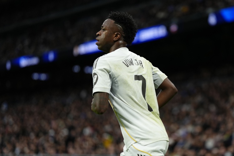 法尔克：拜仁想签维尼修斯是谣言，可能是球员经纪人在造势