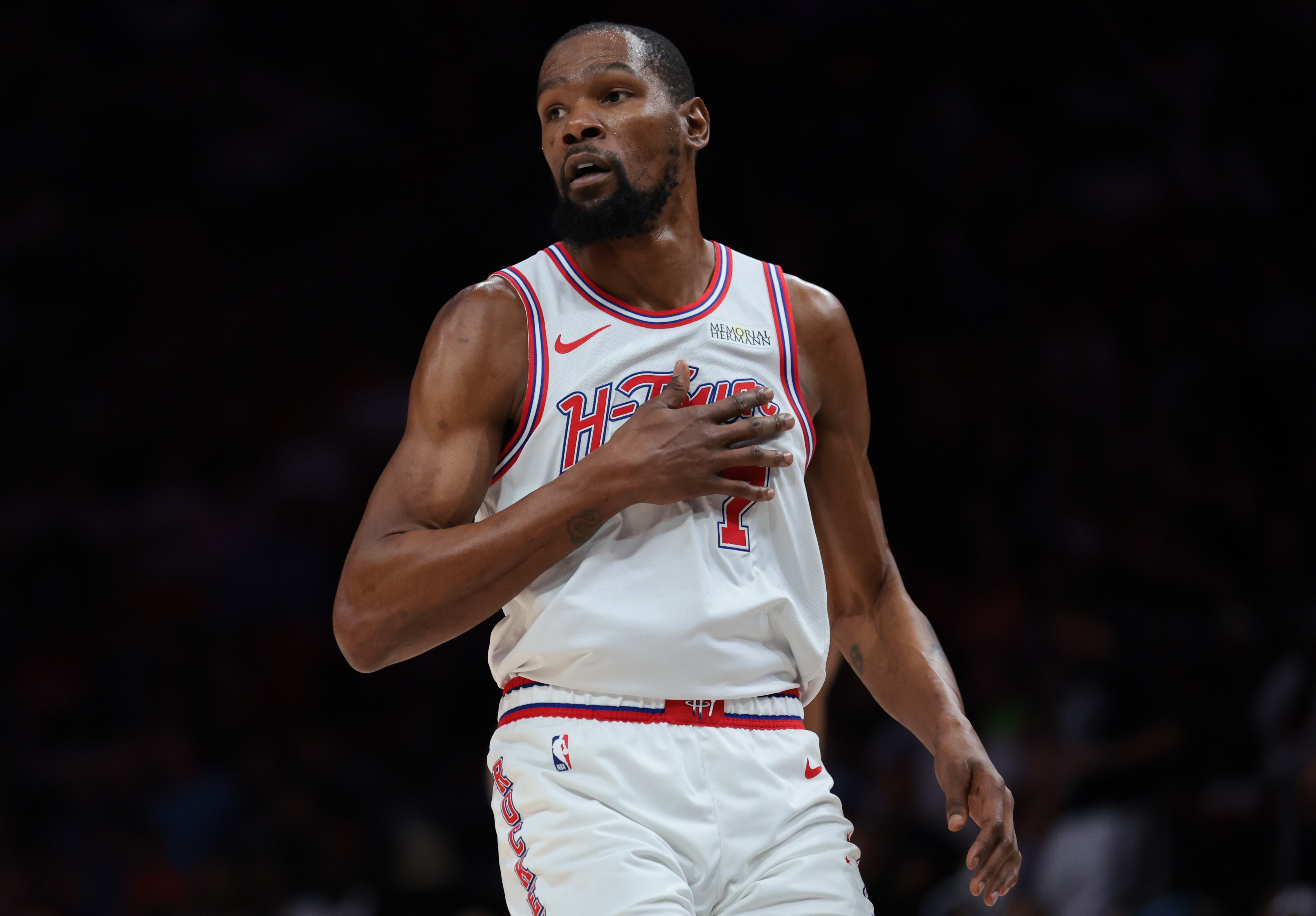 杜兰特：今天防守非常出色 迫使对手陷入阵地进攻&amp;勉强投篮