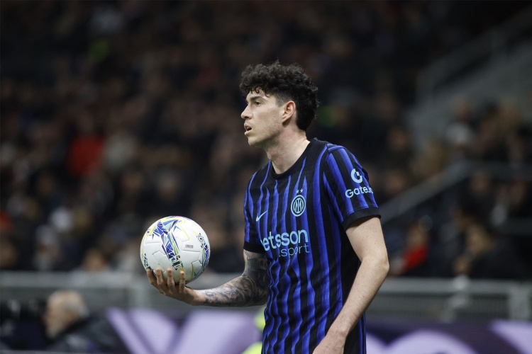 开云体育官网-意媒：巴萨传闻影响巴斯托尼专注，31岁还有最后参加世界杯的机会